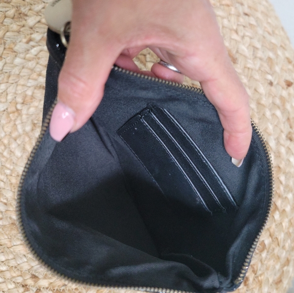 MADISON WEST VEGAN LEATHER METALLIC WRISTLET - Picture 9 of 11